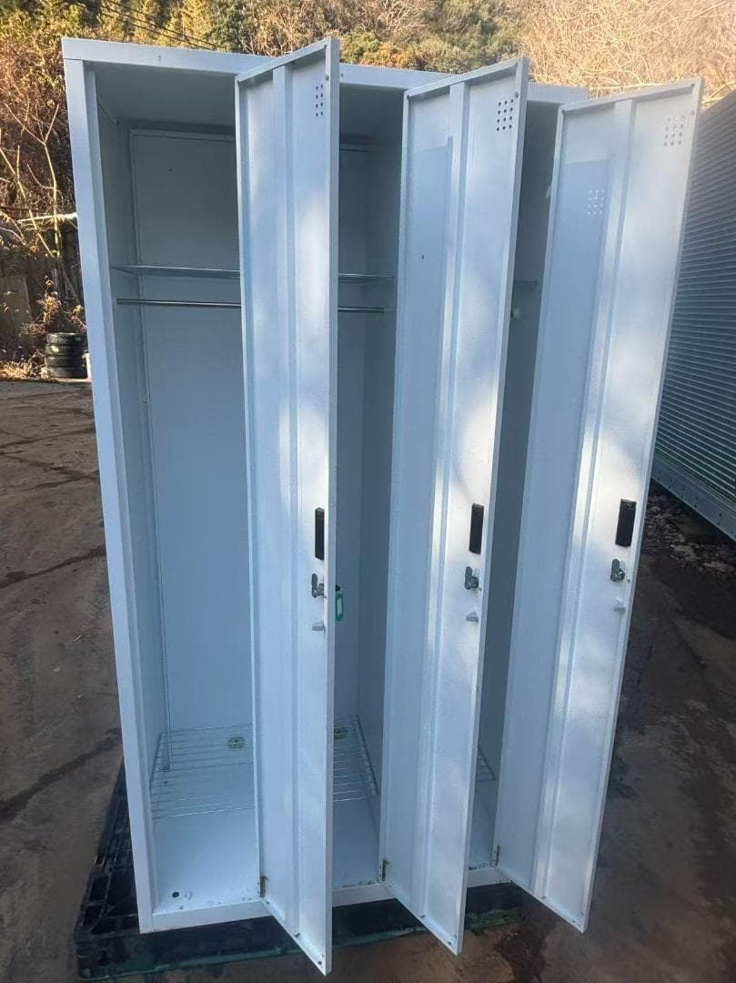 業務用ロッカー 従業員用ロッカー　ホワイト 6人用 鍵付き