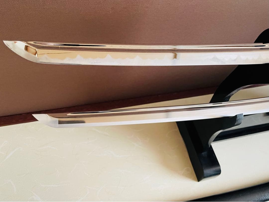 模造刀 日本刀 樋入り刀身　のたれ刃紋 武具 刀剣 刀置き　美品　高級品　w7