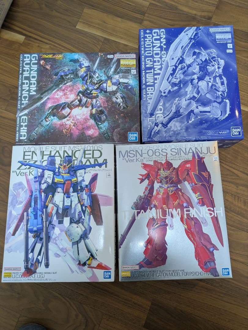 mg　ガンプラ　プレミアムバンダイ　チタニウムフィニッシュ