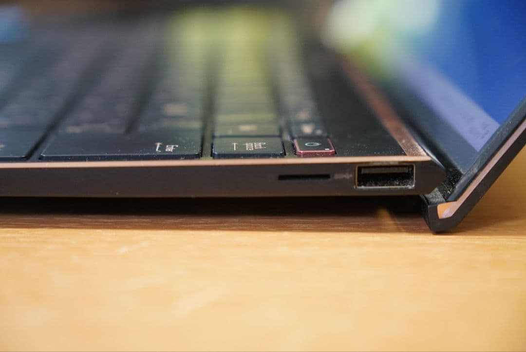 その他ノートPC本体 ASUS Zenbook UX393EA Core-i7 SSD1TB