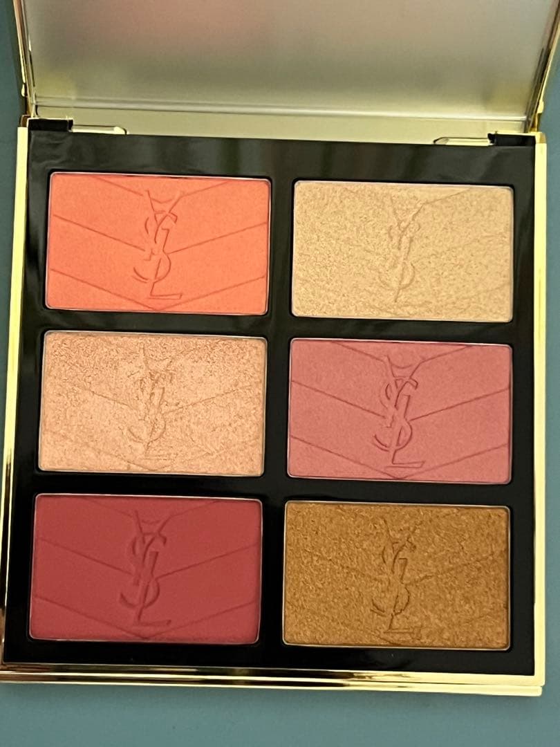 A*i様 YSL　クチュール フェイス パレット　ホリデー限定