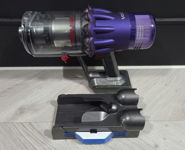 ①ダイソン dyson デジタルスリム SV18 本体+ブラケット 44.5分