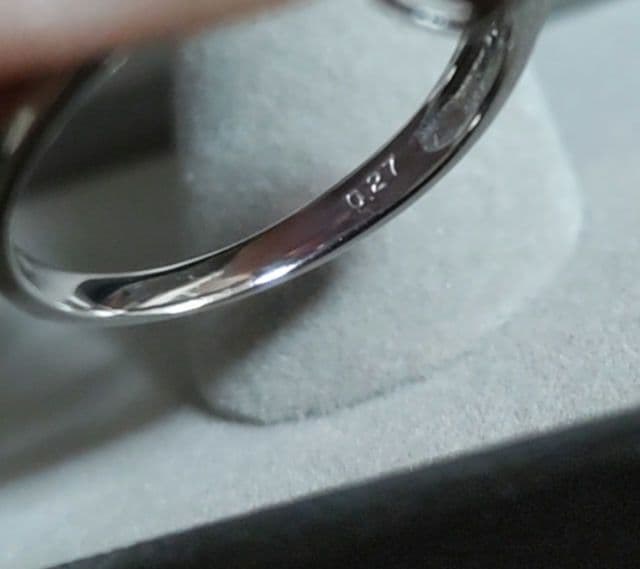 ツツミ　フラワーパヴェダイヤモンドリング