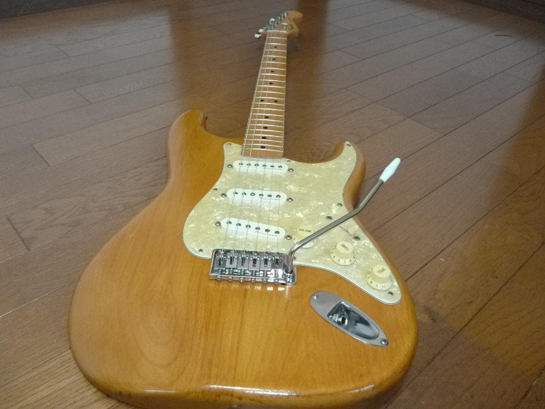 最終値下げ‼️Fender Japan ストラトTシリアル 新品ケース付　美品！