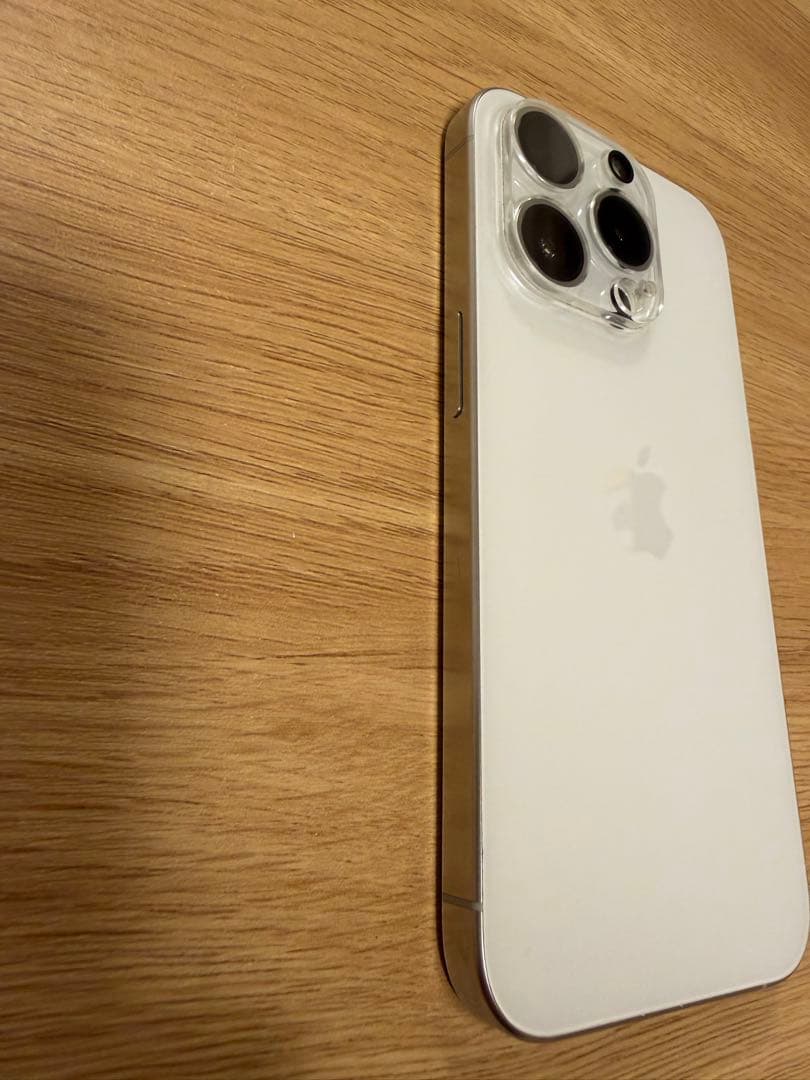 iPhone 15 Proホワイトチタニウム 256GB