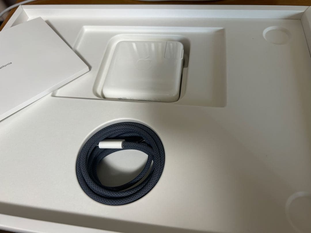 M2 Macbook Air 13インチ ミッドナイト