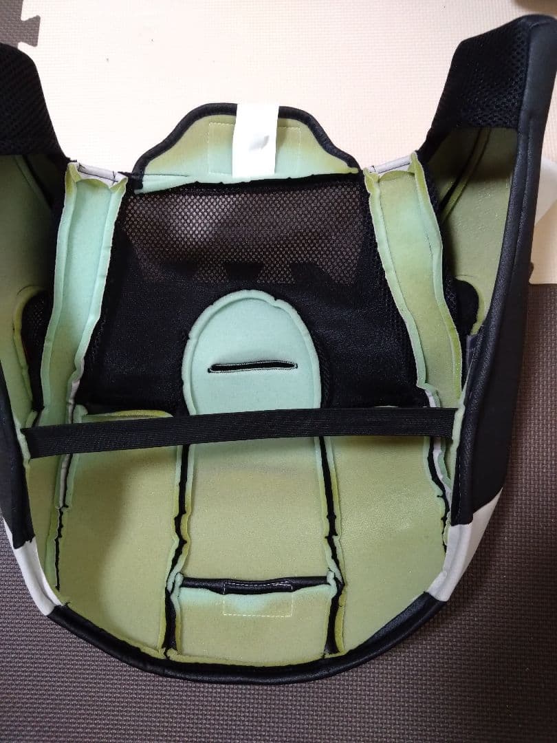 Combi ジュニアシート ジョイトリップ、エッグショック、ブラック/グレー