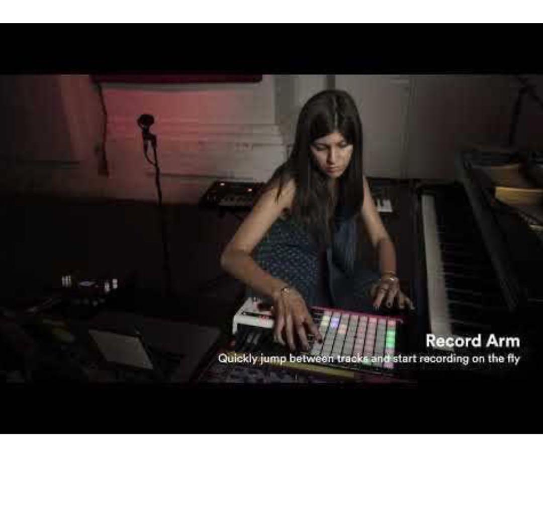 Novation Launch Pad X MIDIグリッドコントローラー