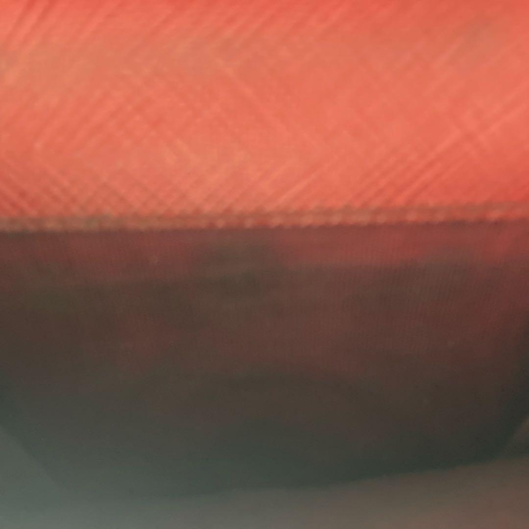 ＰＲＡＤＡプラダ　折り財布　レザー製レッド