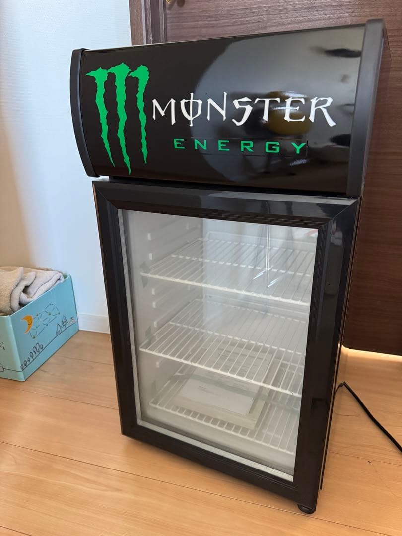 光る！Monster Energy ロゴ入り冷蔵庫