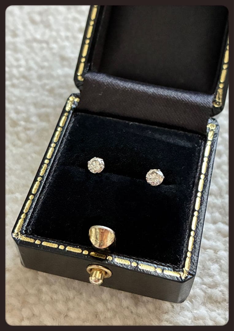 Pt900✴︎計0.3ctダイヤモンドの♡一粒ピアス