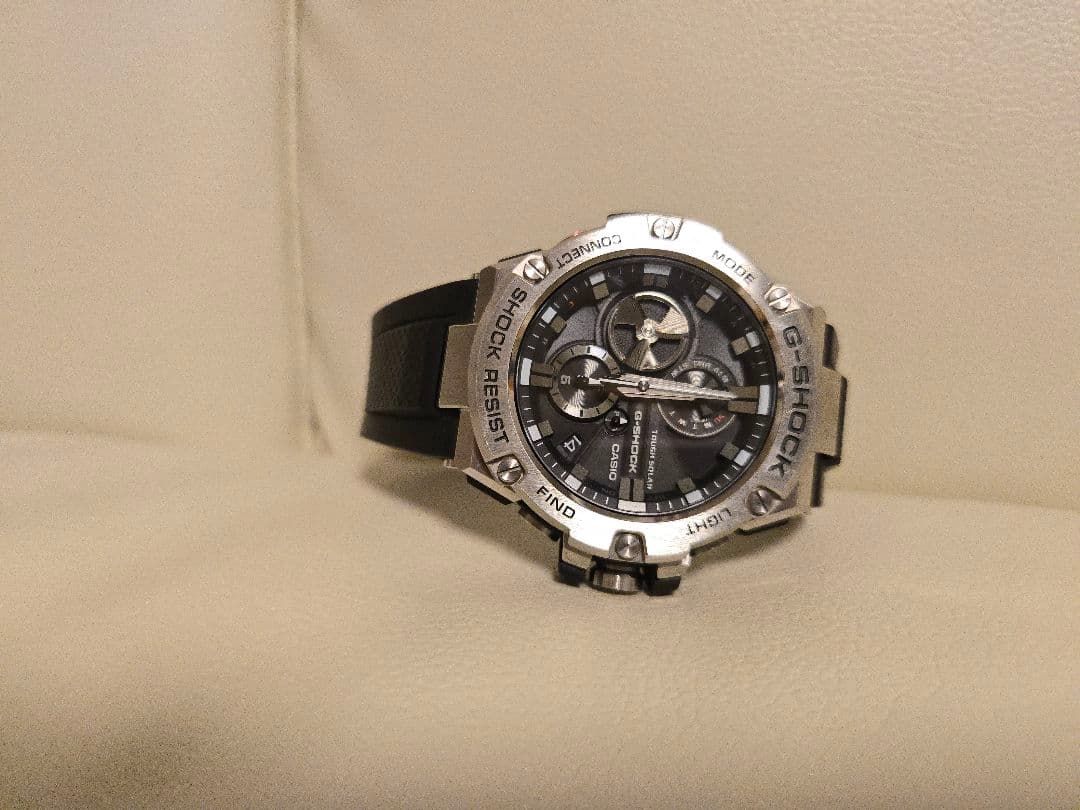 CASIO　G-SHOCK 　gst-b100