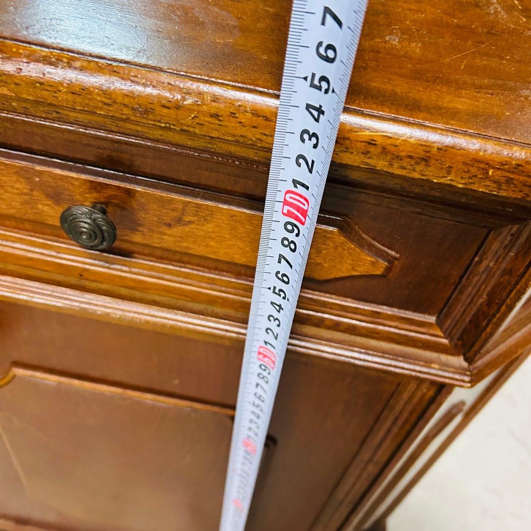 イタリアの家具です 木製デスク型箪笥 引き出し付き