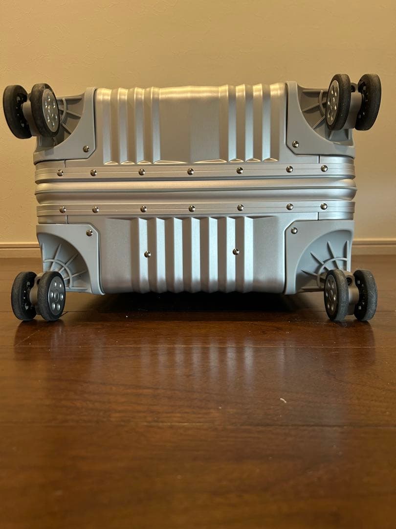 ⭐︎非売品⭐︎メルセデスベンツ キャリーケース シルバー 65L