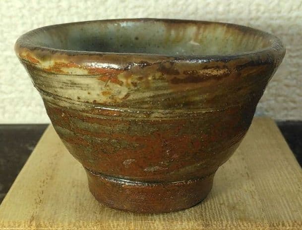 人間国宝 金城次郎 ぐい呑 栞 共箱 美品 やちむん 壺屋焼 壷屋焼 紐付箱