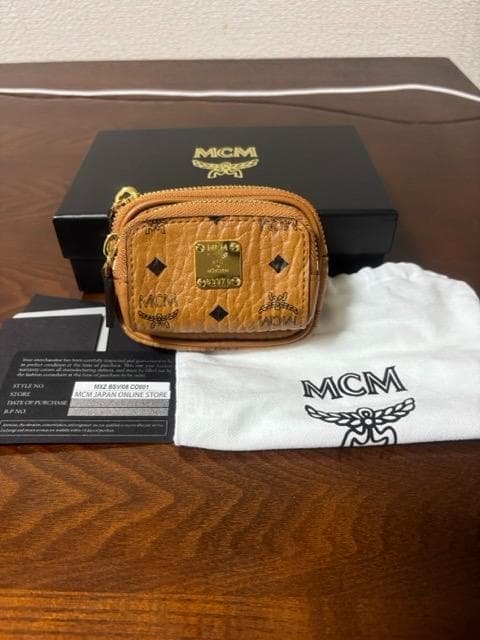 MCM エアポッドケースチャーム MXZBSVI08CO001