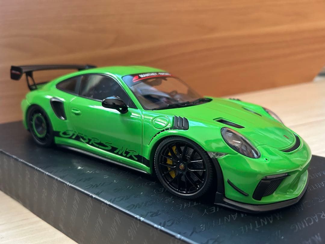 1/18 ポルシェ911GT3 RS MR