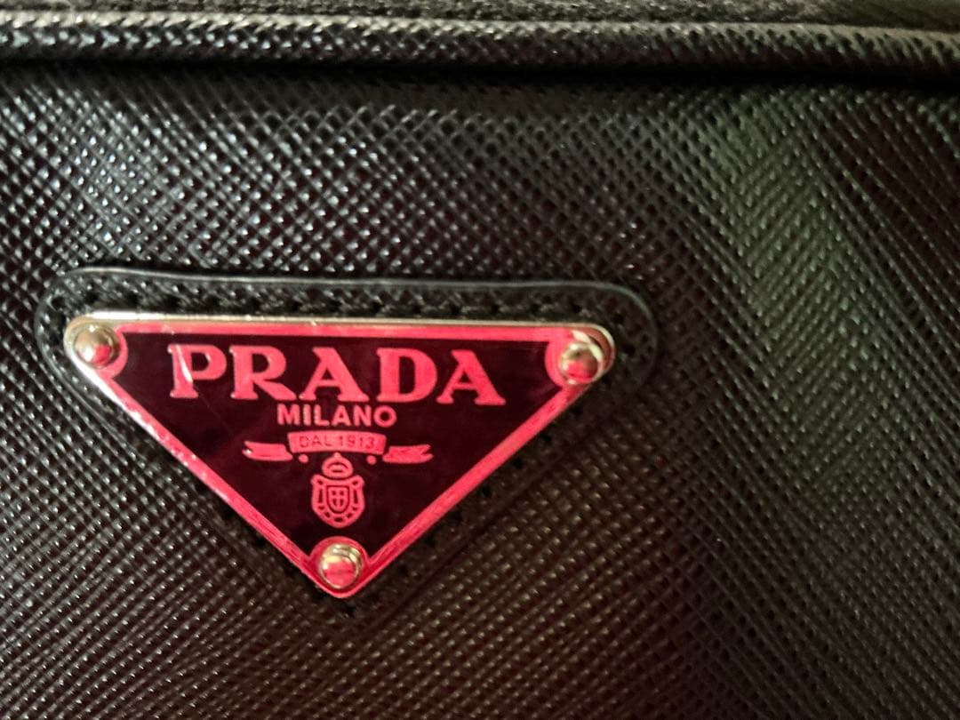 PRADA ブラック ボディウエストポーチ