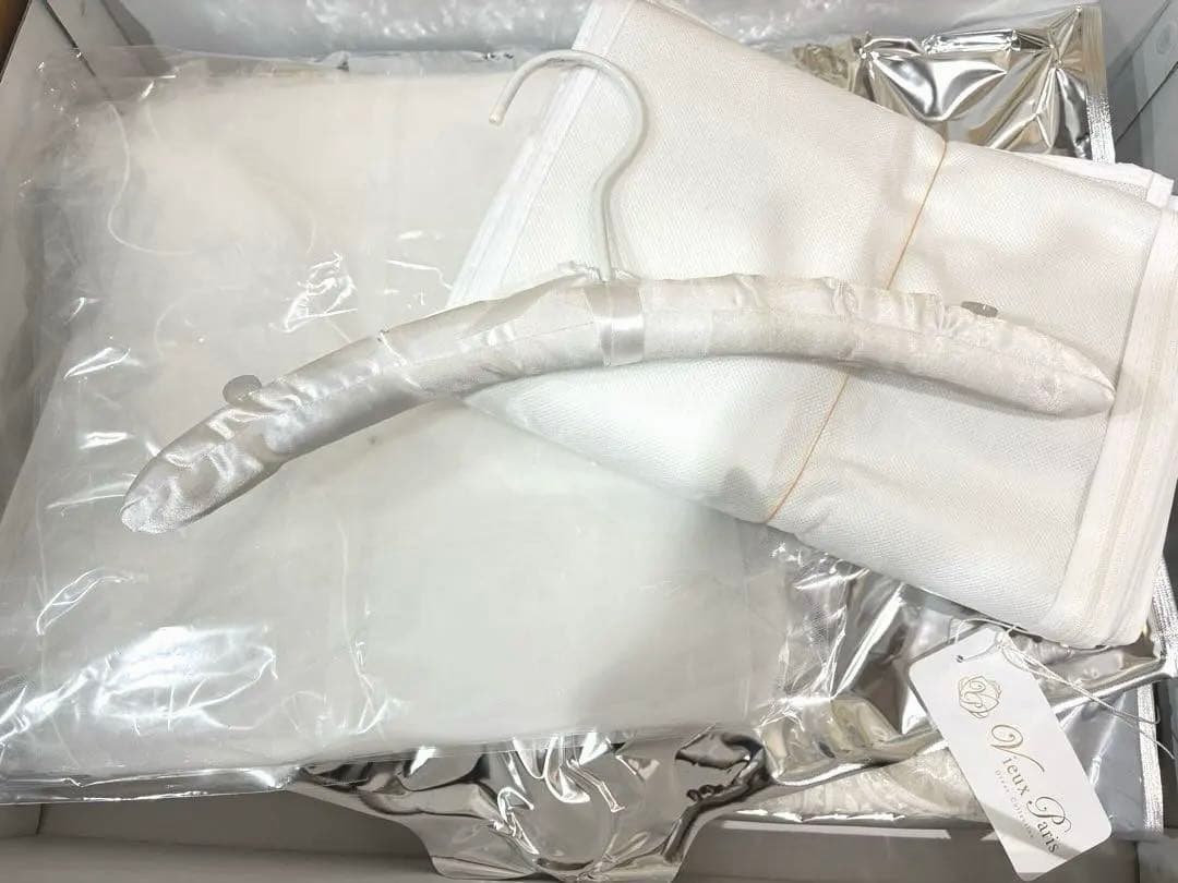 【ワタべウェディング】ドレス ソフトマーメイドライン　ロングベール付き スワロ