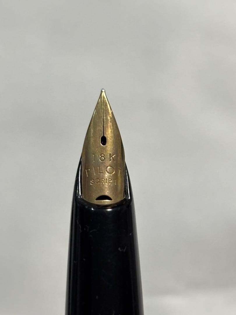 PILOT '70s新品 Elite 万年筆 18K スクリプト細字