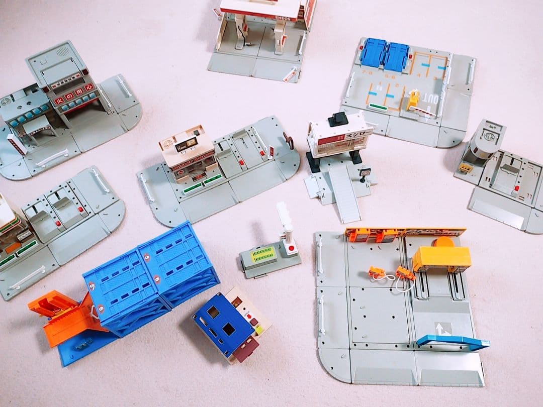 トミカ　トミカタウン　ビルドシティ　セブンイレブン　スシロー　消防署　警察署