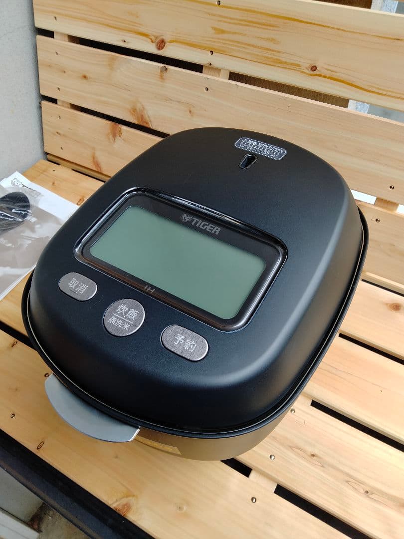 未使用品タイガー炊飯器 3.5合 土鍋圧力IH ブラック JRX-T060KT
