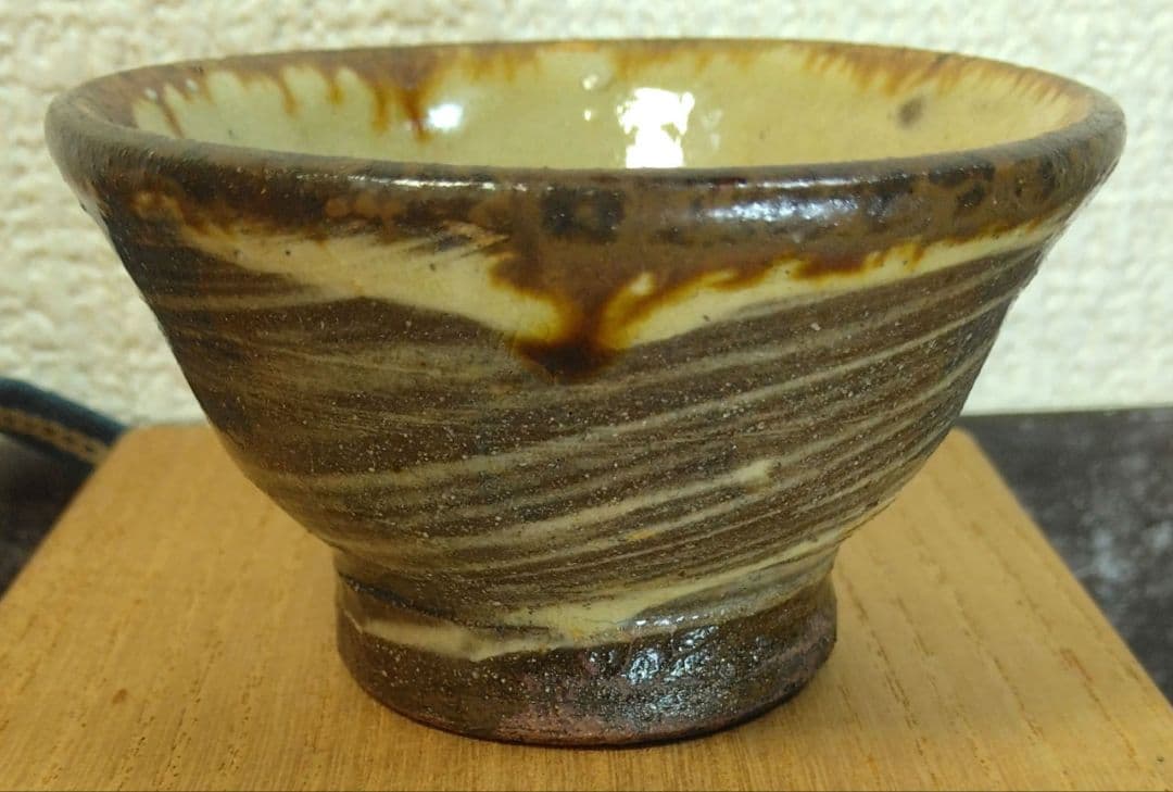 人間国宝 金城次郎 ぐい呑(魚紋ぐい呑）栞 共箱 壷屋焼 壺屋焼 やちむん 美品