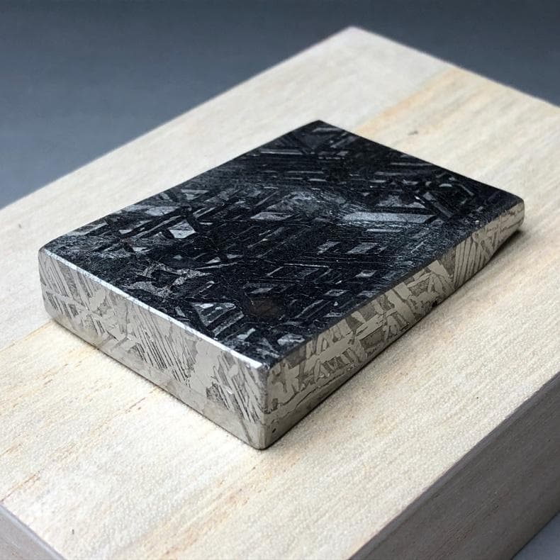 隕石 鉄隕石　アルタイ隕石　ナチュラル　原石　重さ約110ｇ