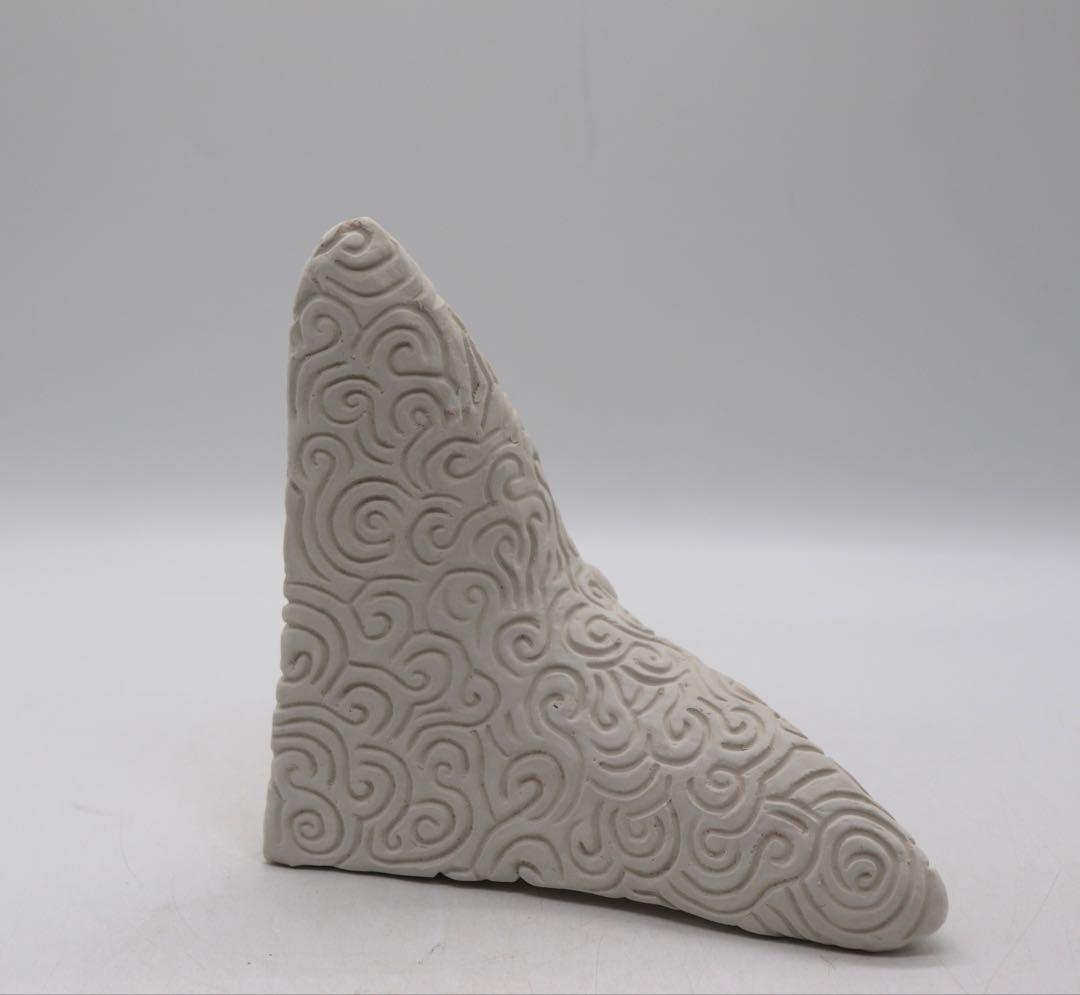 益子焼　オブジェ　坂田甚内作　白陶深甚紋テトラポット　現代の縄文土器250818