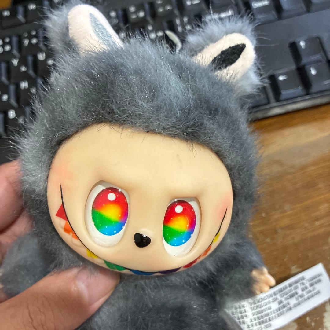 POP MART ぬいぐるみ 灰色の毛並み