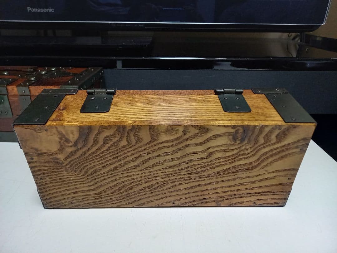 希少　和工芸　細工　手掛け　千両箱　欅　無垢材　手打ち金具　大小　二品