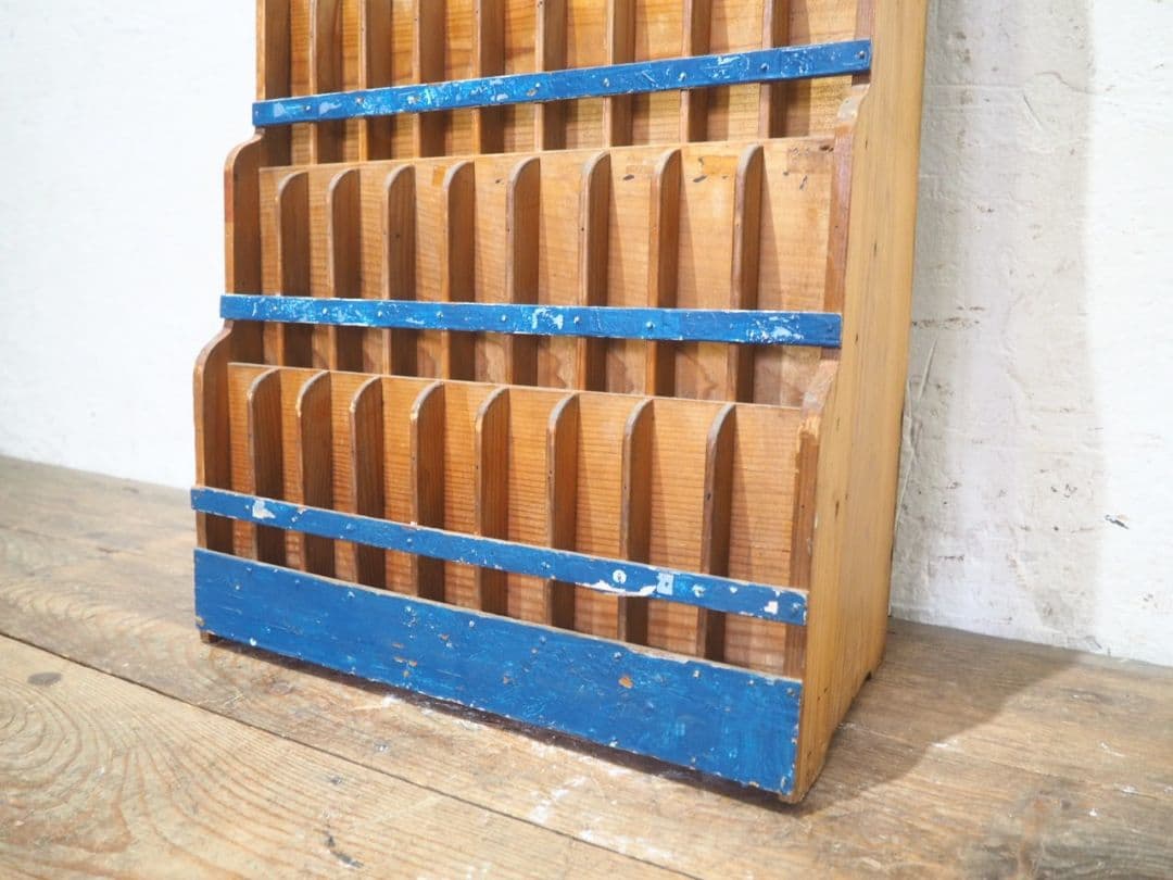 1230　昭和レトロな木製ラック　飾り棚　収納棚　ケース　小物入れ　ヴィンテージ