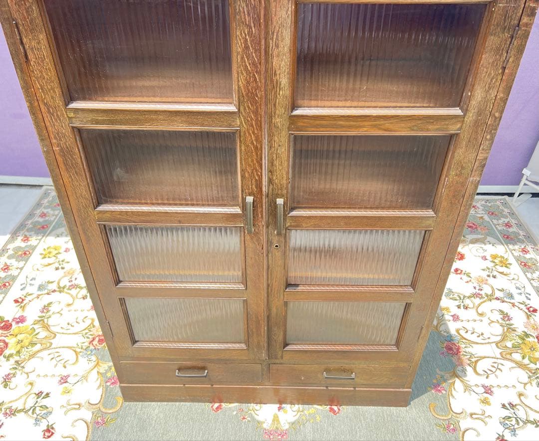 木製ガラス扉キャビネットアンティーク