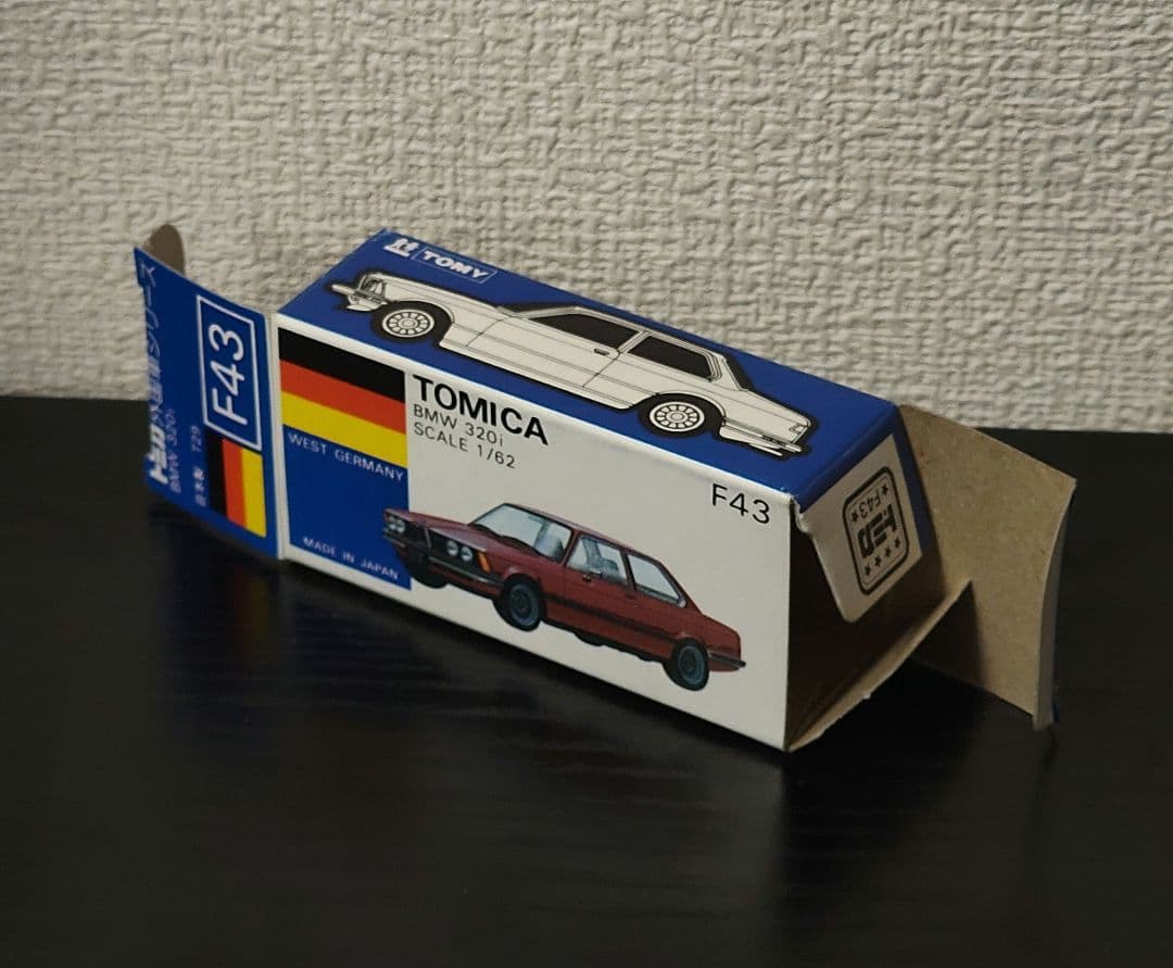 TOMICA　トミカ　BMW　320i　緑色　箱付き