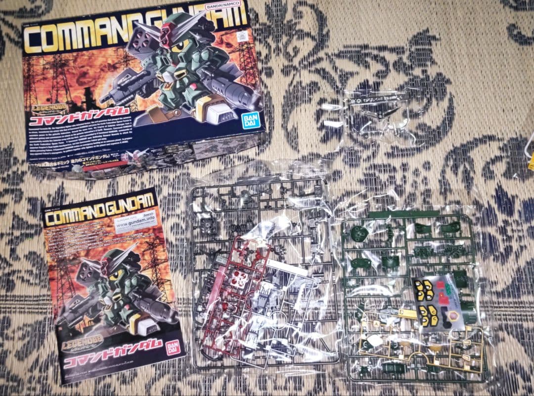 未組み立てガンプラセット