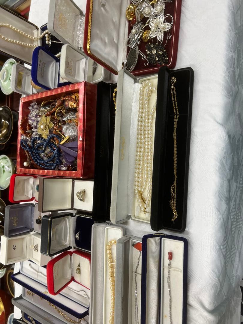 真珠　サンゴネックレス　イミテーションのアクセサリーまとめて　中古品