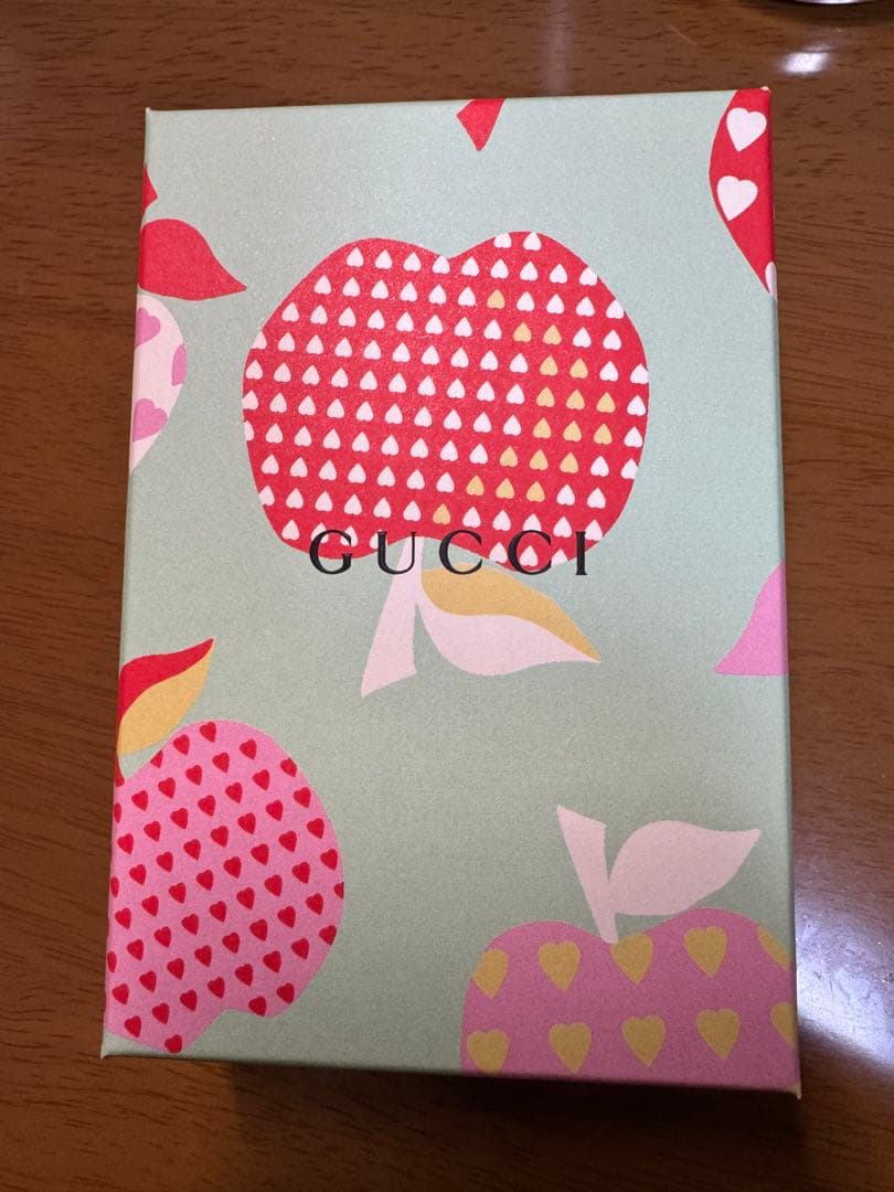 GUCCI りんご柄 二つ折り財布 箱付き