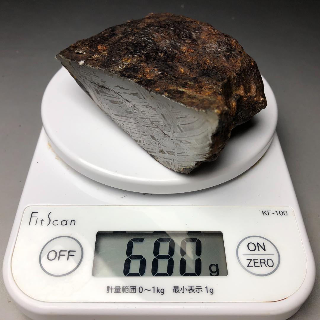 アルタイ隕石　隕石 鉄隕石　エンドカット　ナチュラル　重さ約680ｇ
