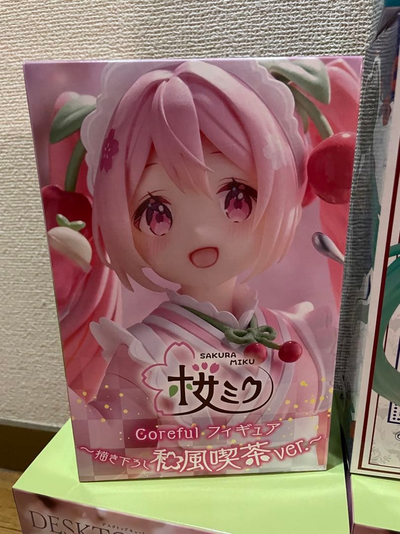 初音ミク フィギュア まとめ売り シナモロール 長靴をはいた猫 桜ミク 2