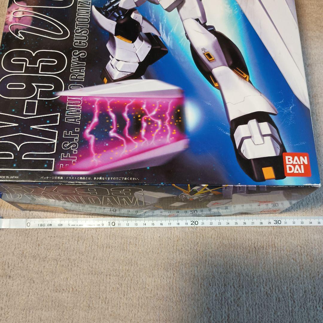 RX-93 νガンダム　地球連邦軍ニュータイプ専用モビルスーツ1/100