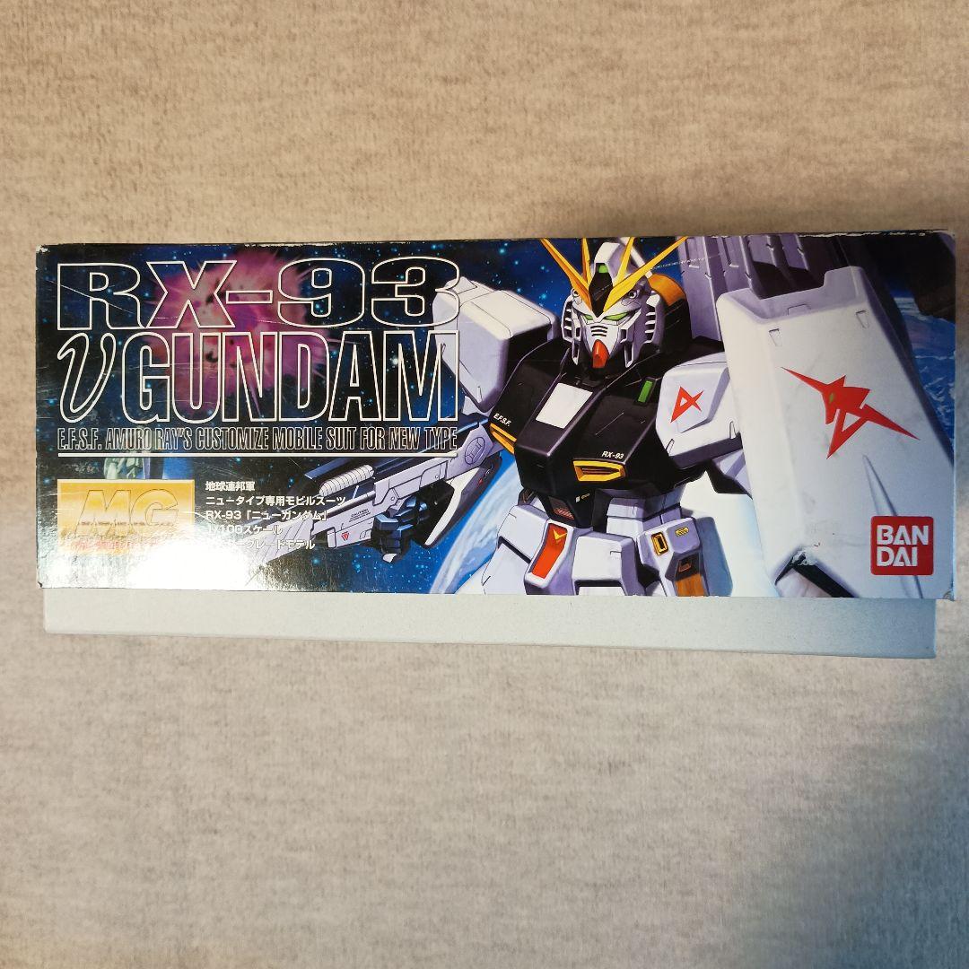 RX-93 νガンダム　地球連邦軍ニュータイプ専用モビルスーツ1/100