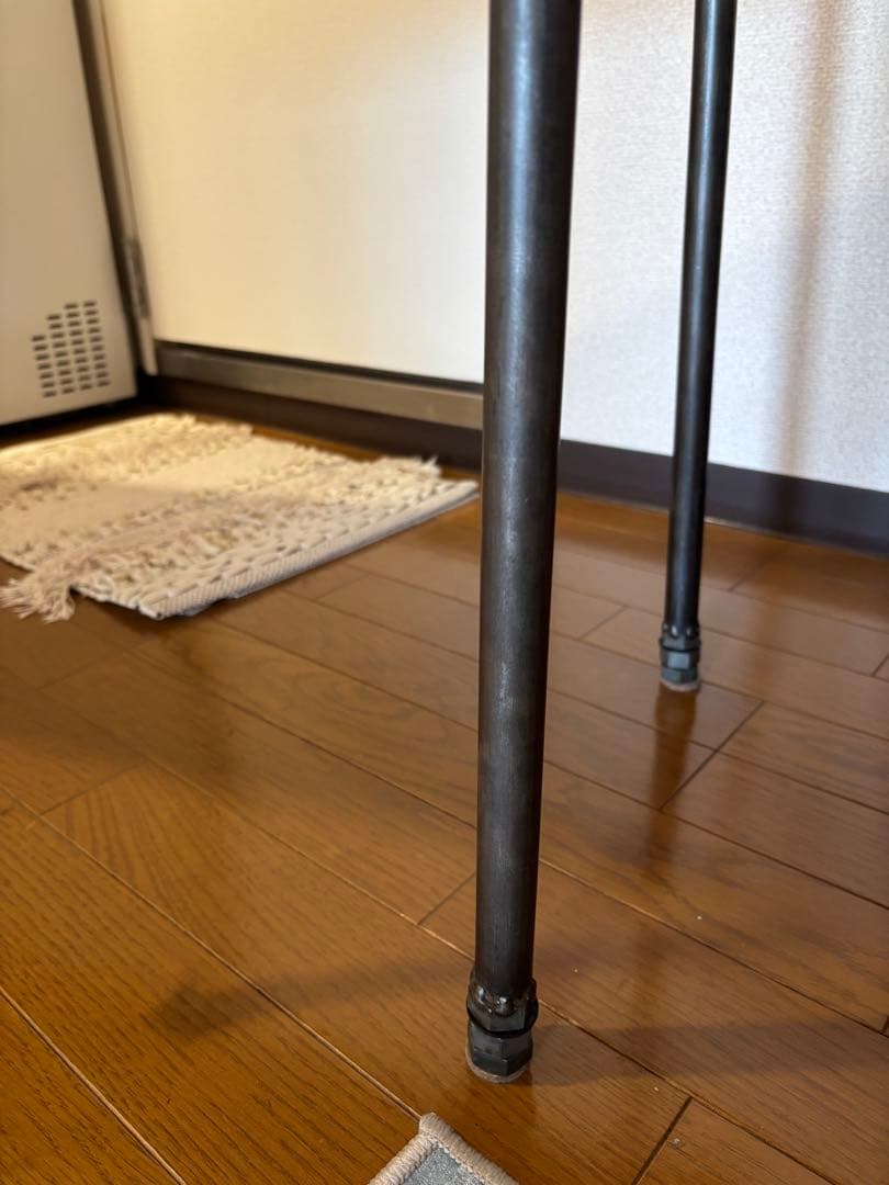 ウォールナット突板テーブル　カフェテーブル　ソファで食事ができる高さ60cm