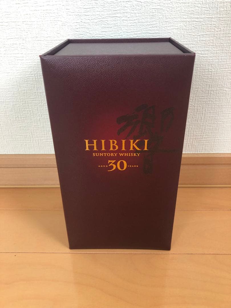 響30年　空瓶　箱　のし紙　冊子付き