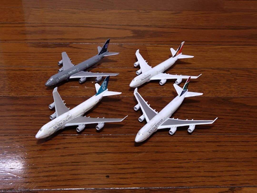 飛行機　模型　16機セット