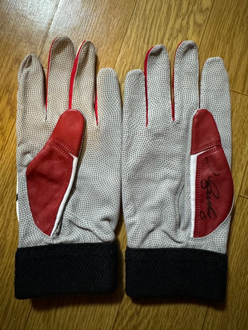 千葉ロッテマリーンズ　井口資仁　直筆サイン入り　バッティンググローブ