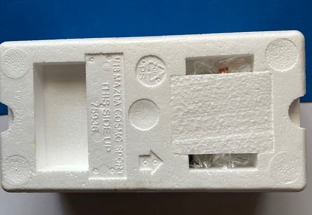 1/18 Nerv Official Business CoupeNERV官用車