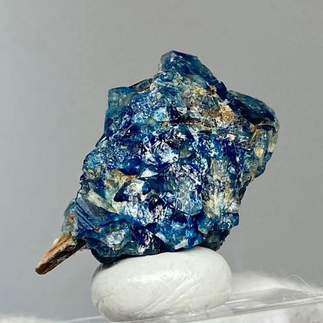 ユークレース　マイカ　ジンバブエ産　鉱物標本　原石鉱石　天然石　ストーン