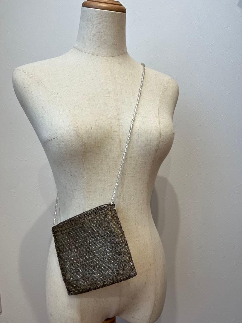 【新品/未使用/美品】アンテイラー ビーズ ポシェット 可愛い シルバー