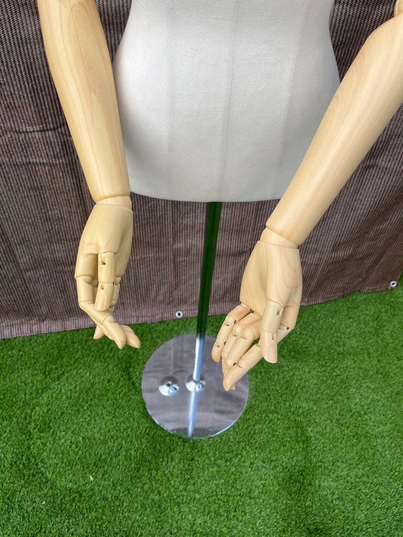 SUN エコボディ トルソー（バスト83サイズ）　腕と手指が動くマネキン