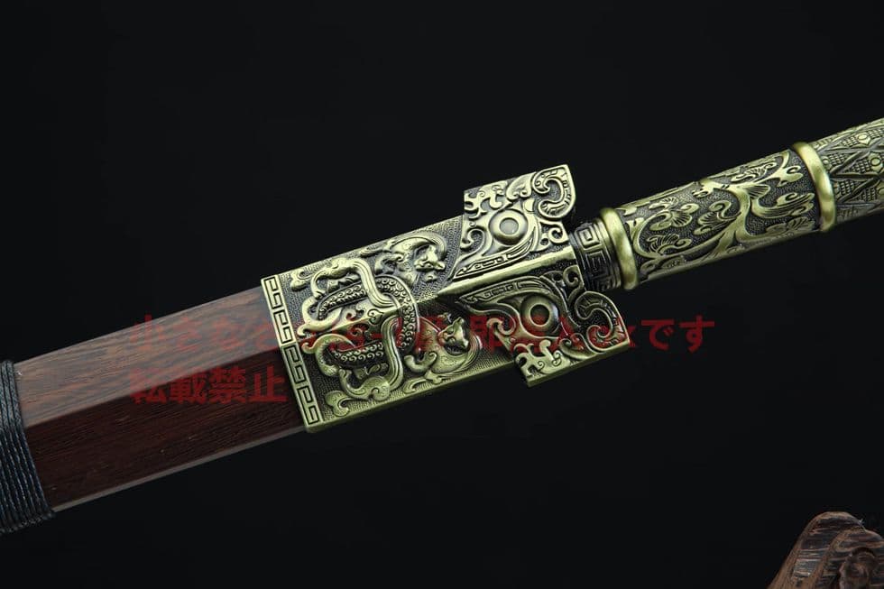 28寸青銅龍魂漢剣（金鋼白刻紋―金）古兵器   武具　刀装具　日本刀　模造刀